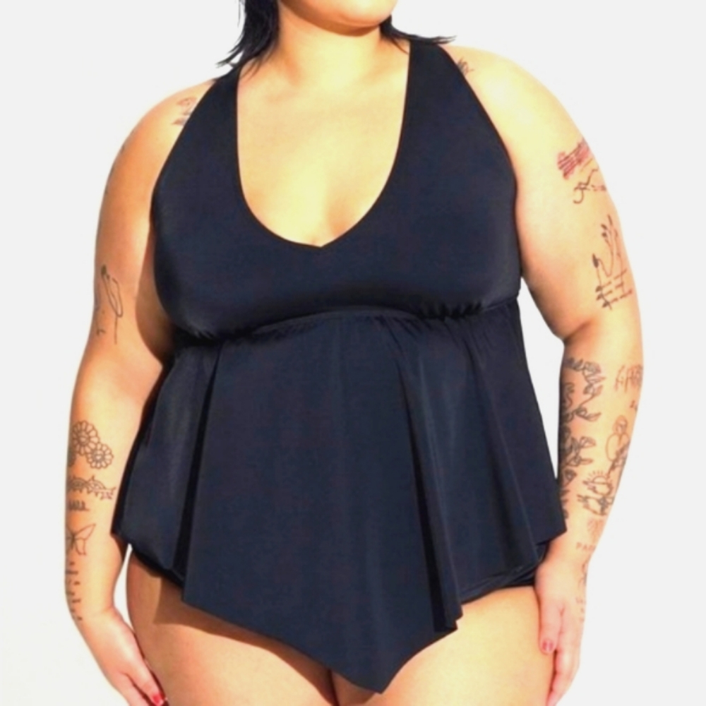 ❤️NWT TORRID TANKINI TOP LIGHTLY LINED WIRELESS CONVERTIBLE - PLUS SIZE